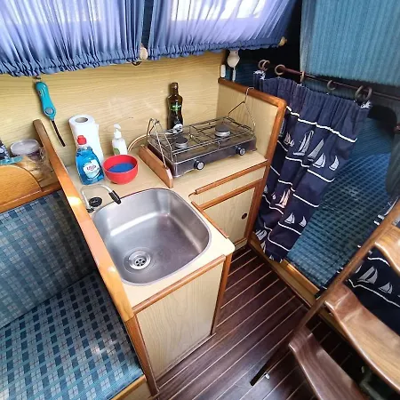 Πλωτό κατάλυμα Portuguese Sailboat Experience I *